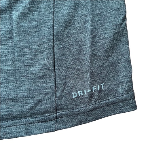 💥3 for $30💥 Nike Dri-Fit Workout Shirt - Picture 3 of 6